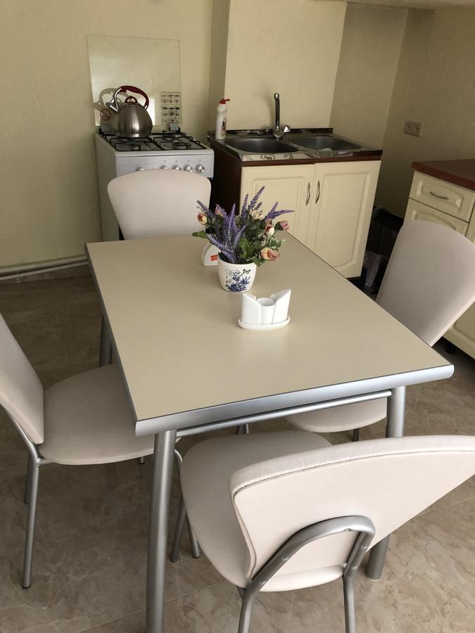 Lilu Hotell Tbilisi Exteriör bild