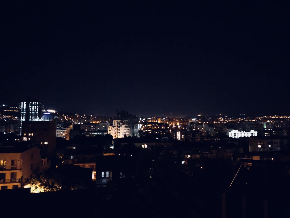 Lilu Hotell Tbilisi Exteriör bild